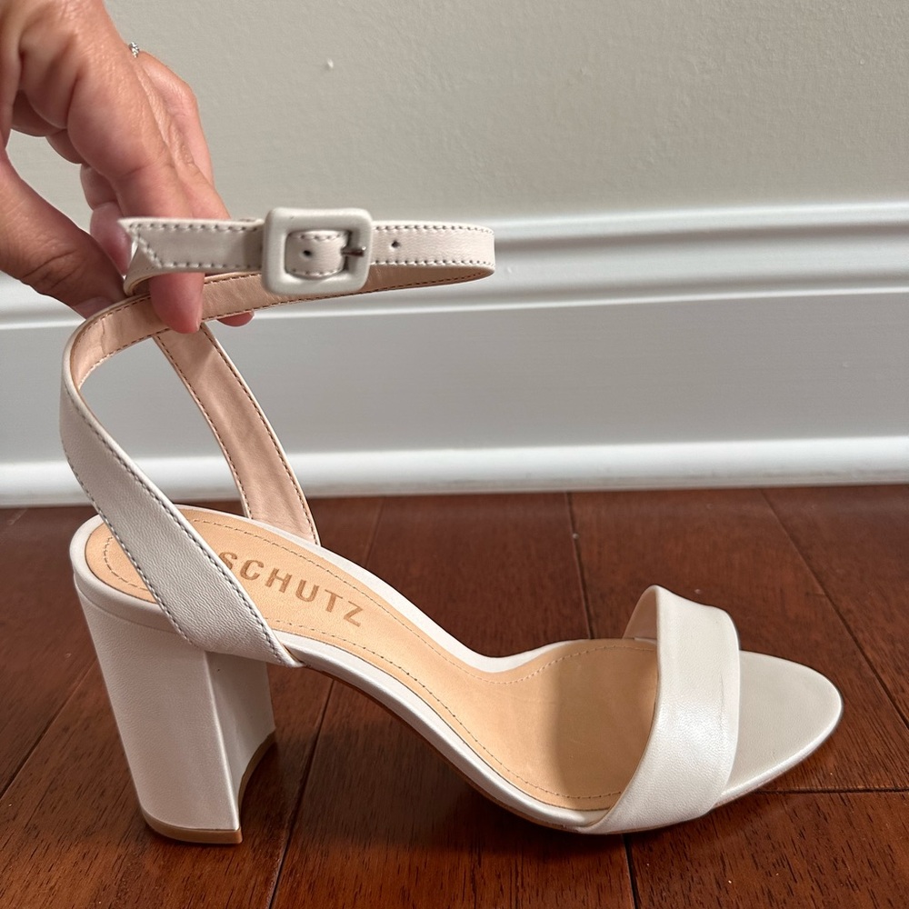 Shultz pearl heel size 6 BNWT